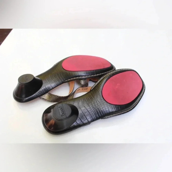 Think! Sandals - Picture 10 of 13